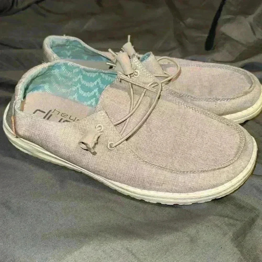 “Hey Dude” Wendy Women’s Slip on‎ Shoes. Size 8 Gray